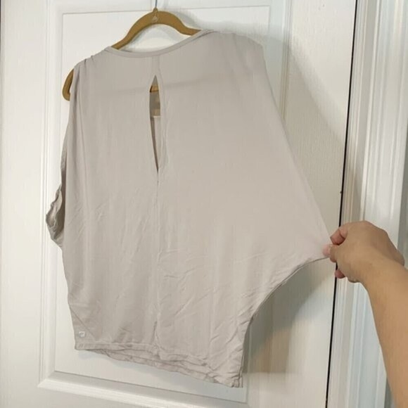 Fabletics Open Back Grey Athletic Workout Gym Sleeveless Lightweight Shirt - Picture 9 of 13